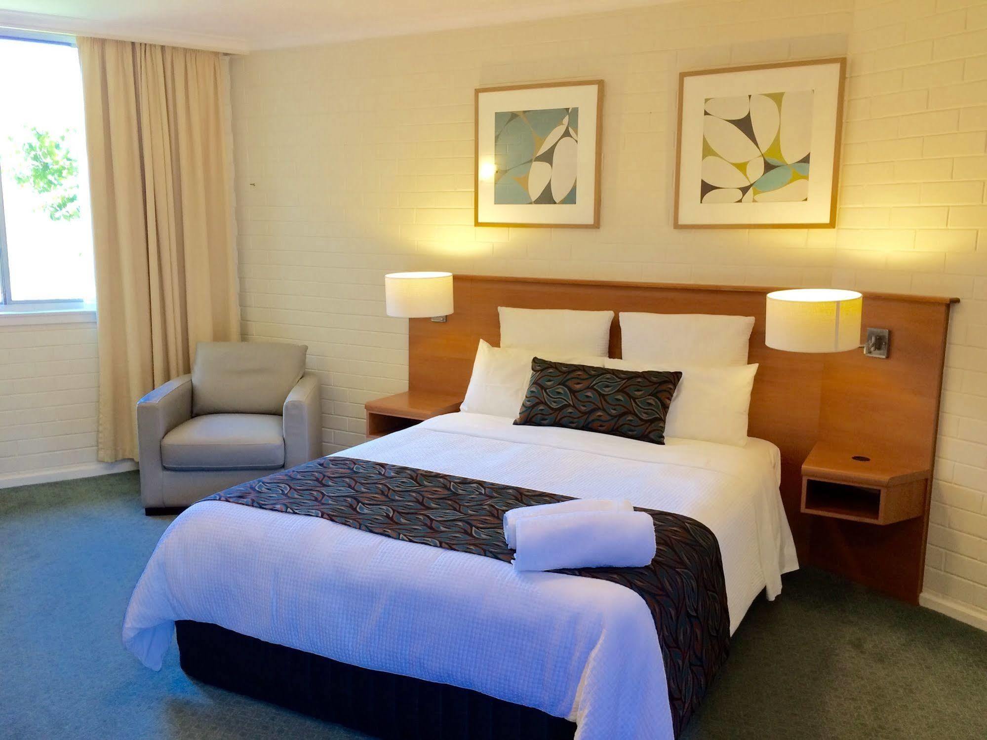 Parkview Motor Inn And Apartments วางกาแรตตา ภายนอก รูปภาพ